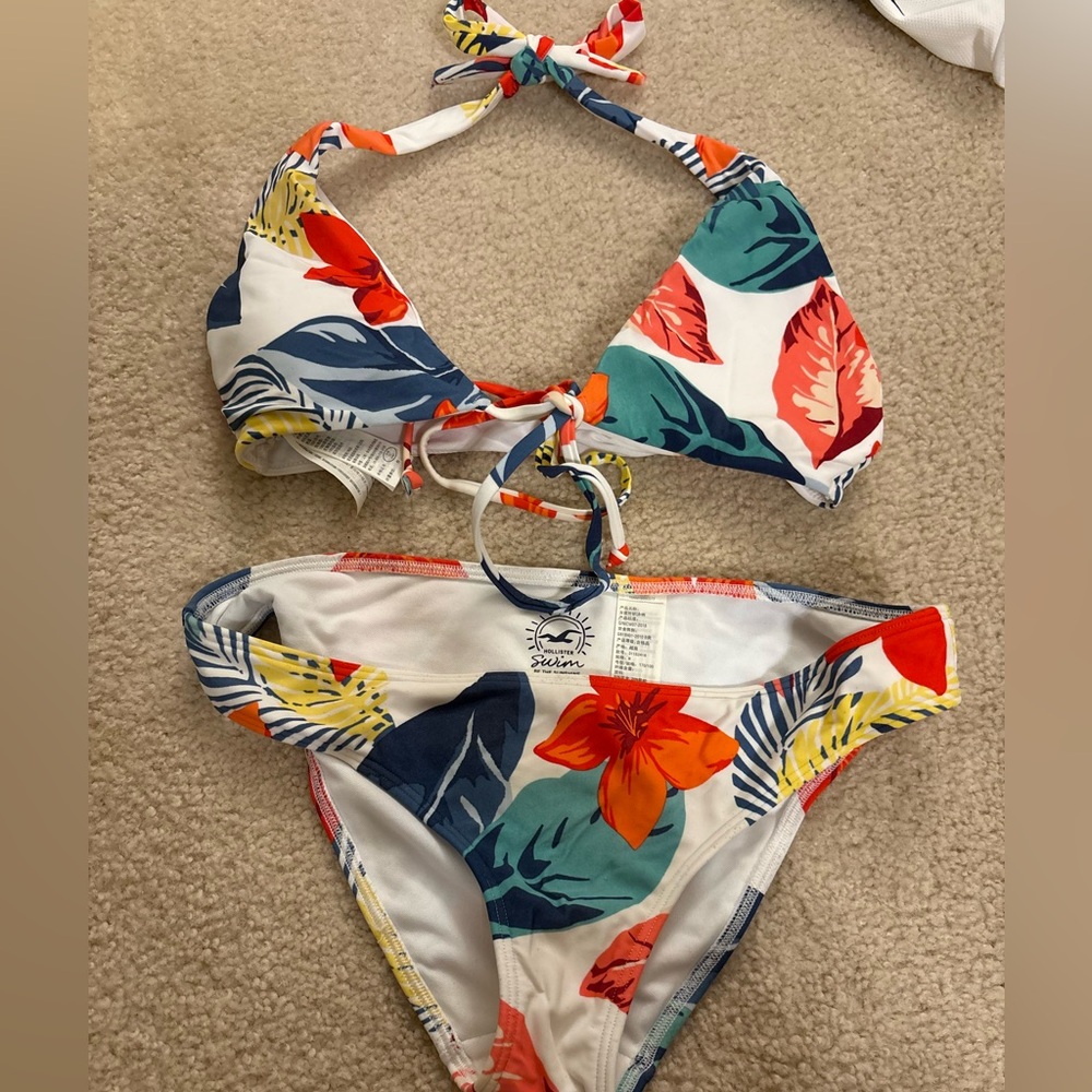 Hollister Tropical Floral Bikini (Medium bottom small top)